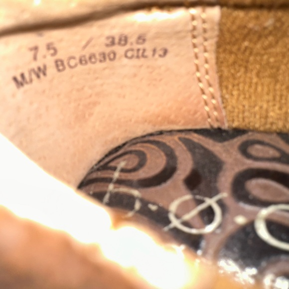 😍 BOC Born Concept Women's Peggy Brown Embossed Leather Clogs Size 7.5 - Picture 8 of 8